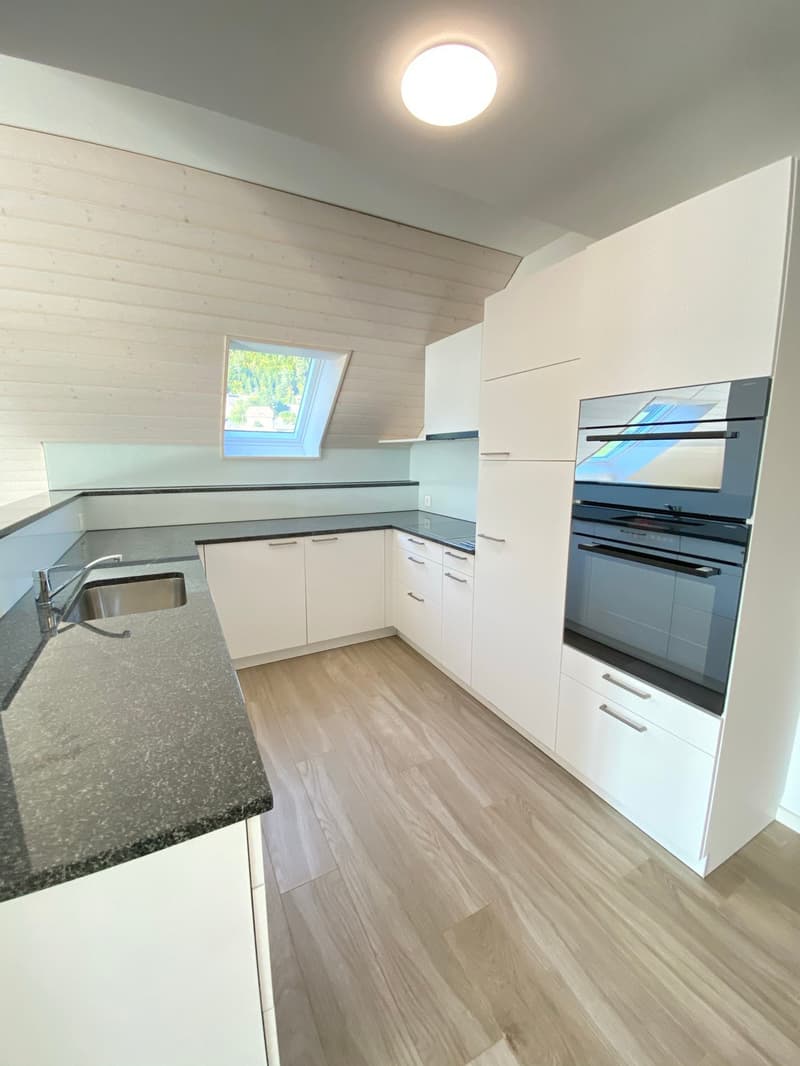 Grosszügige 4.5-Zimmer-Dachwohnung mit Aussicht in Holderbank (4)