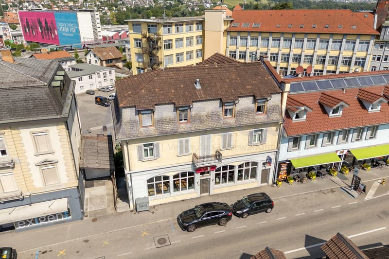 Aussenfoto Drohne / Strassenseite