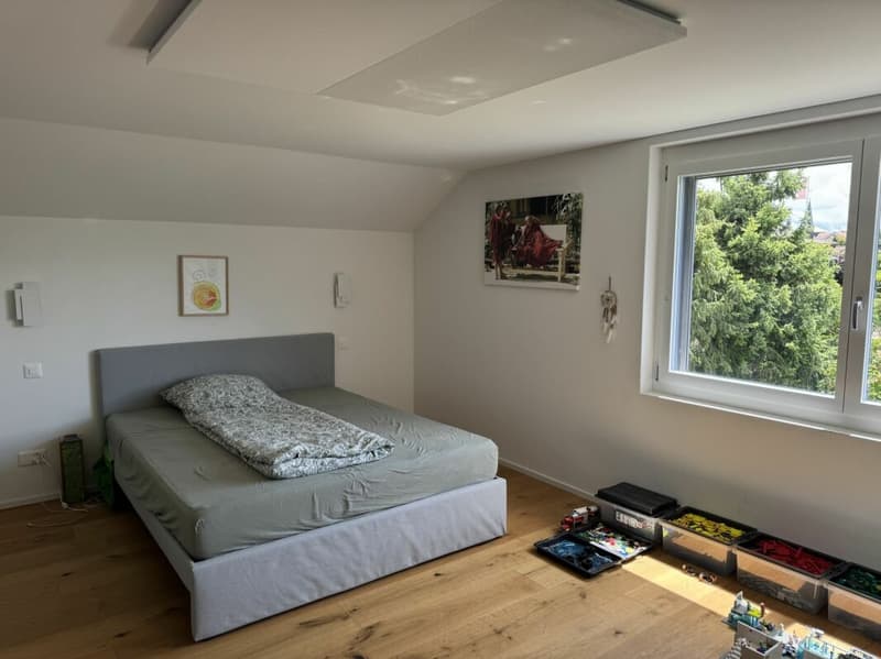 Master-Schlafzimmer mit direktem Balkonzugang