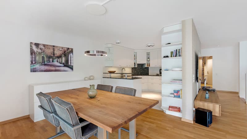 Esszimmer mit Blick in Küche EG