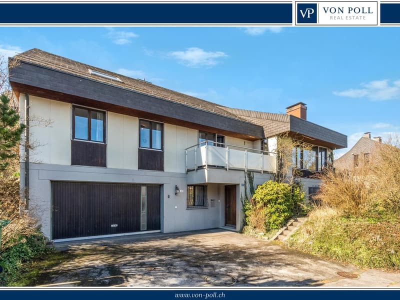 Grosszügiges 8.5-Zi.- Einfamilienhaus mit Indoor-Pool *im Baurecht* (1)