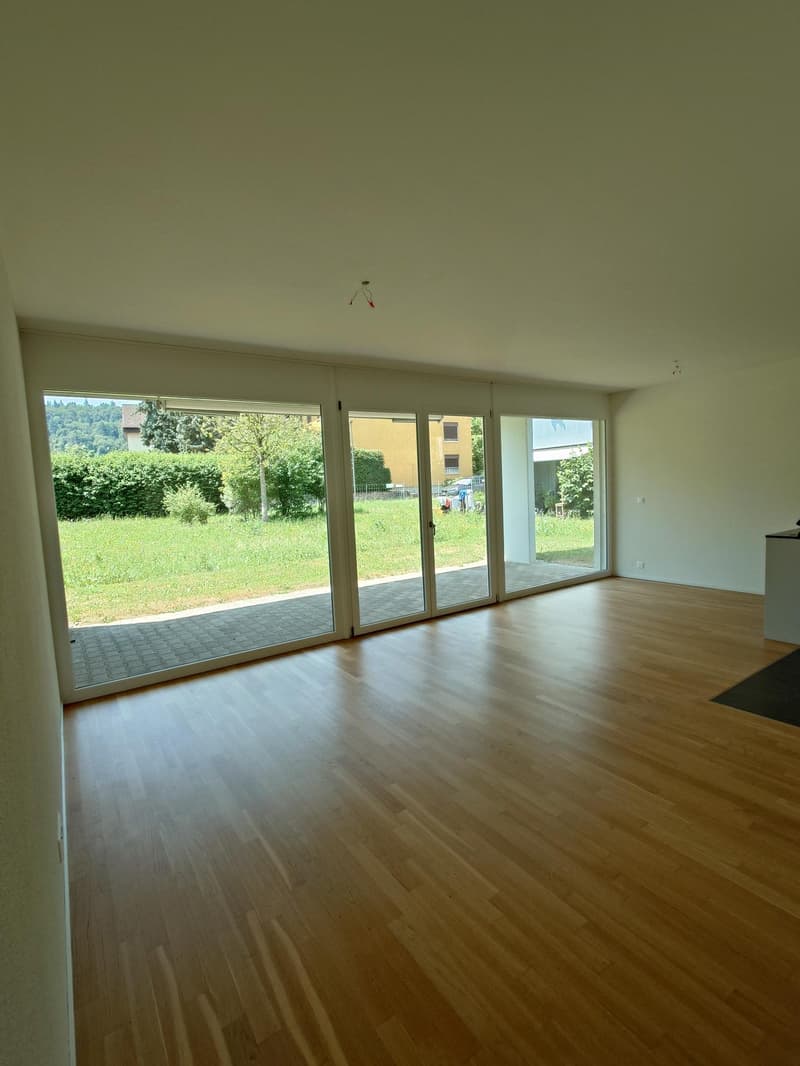 Bright ground floor apartment with seating area – available immediately! (3)