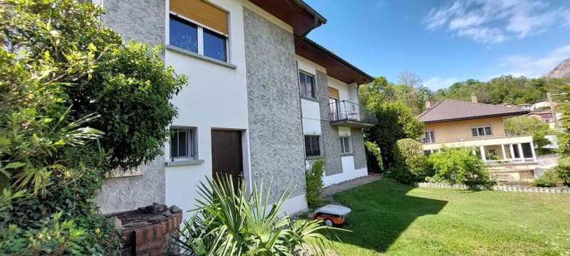 Grosses und privates EFH mit Lift und Grottino zu verkaufen   Vendesi interessante casa indipendente con ascensore e grottino. (3)