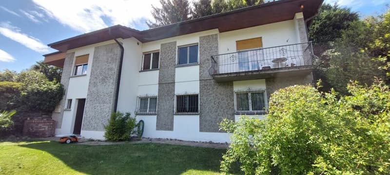 Grosses und privates EFH mit Lift und Grottino zu verkaufen Vendesi interessante casa indipendente con ascensore e grottino. (1)
