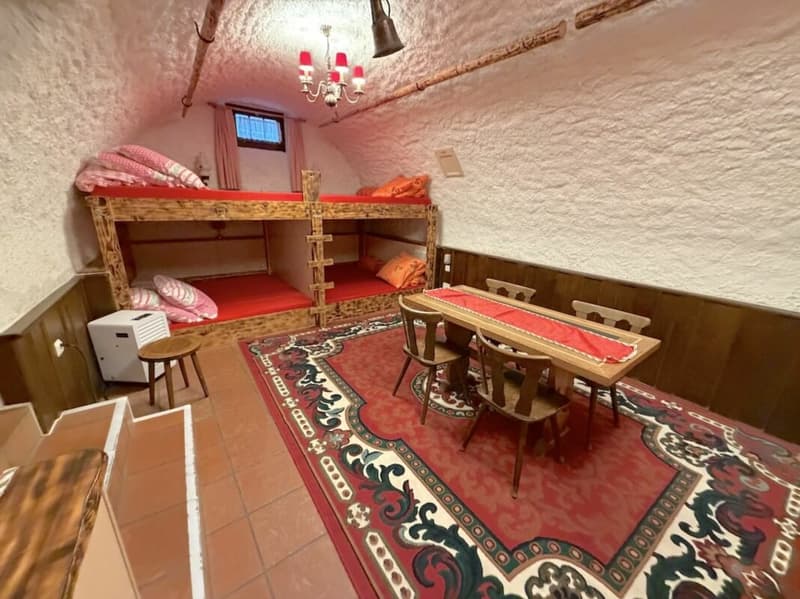 Beautiful guesthouse with apartment and guest wellness rooms for sale (3)