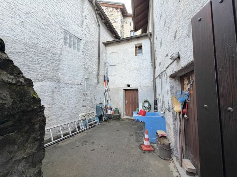 Ruhiges EFH 5 Zimmer mit Seesicht und vielen Kellern Tranquilla casa indipendente con 5 locali, vista lago e numerose cantine (11)