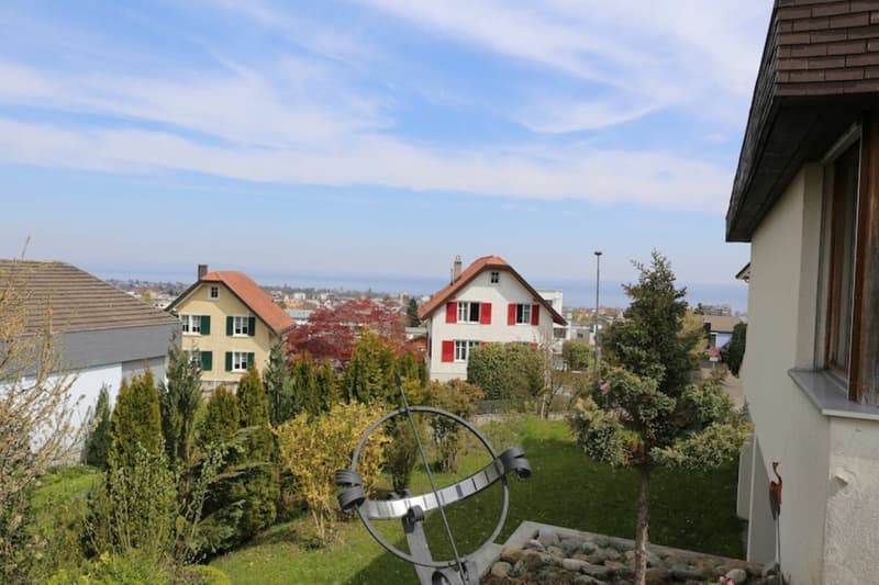 Villa mit Seesicht und mit separatem Bauland an sehr guter Lage. (4)