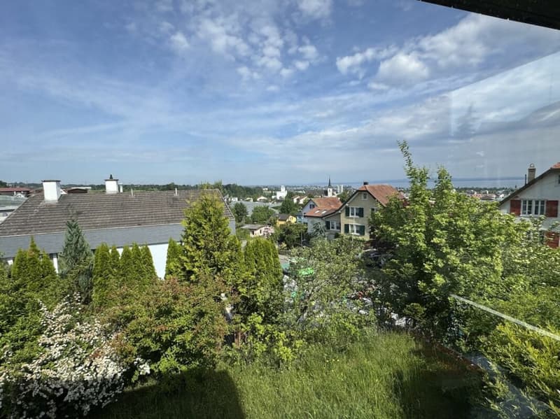 Villa mit Seesicht und mit separatem Bauland an sehr guter Lage. (5)