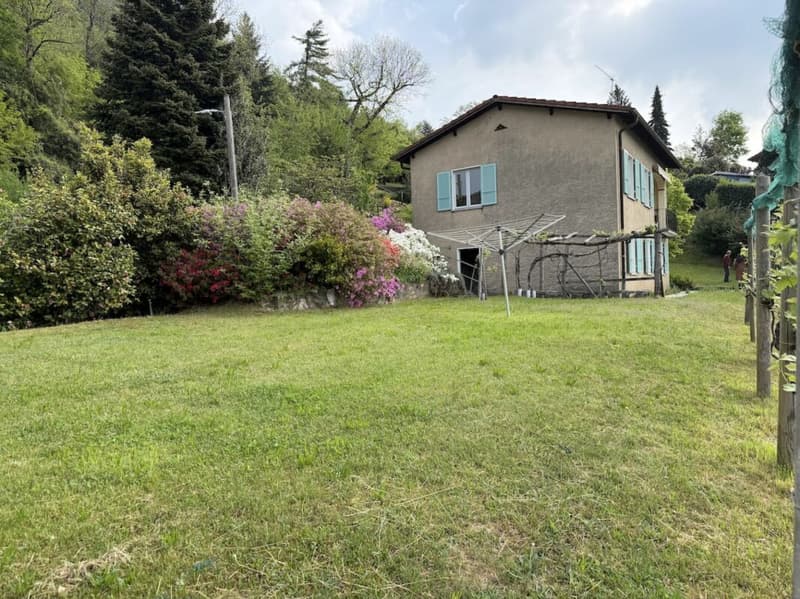 Haus mit Einliegerwohnung und Seesicht  Casa con appartamento indipendente e vista lago. (2)