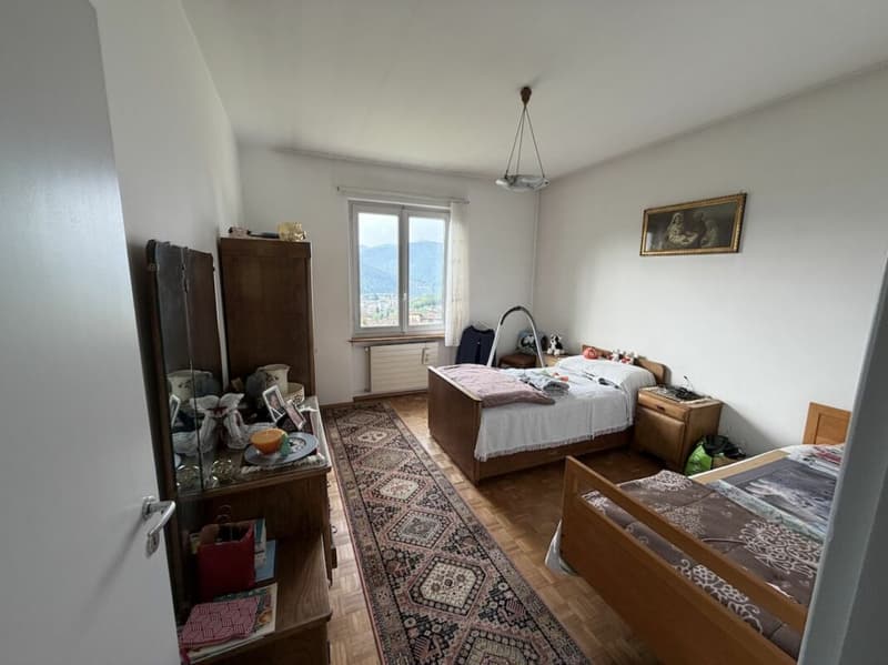 Haus mit Einliegerwohnung und Seesicht  Casa con appartamento indipendente e vista lago. (11)