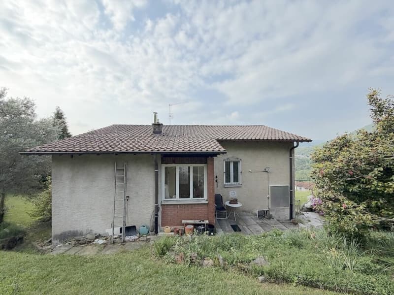 Haus mit Einliegerwohnung und Seesicht  Casa con appartamento indipendente e vista lago. (4)