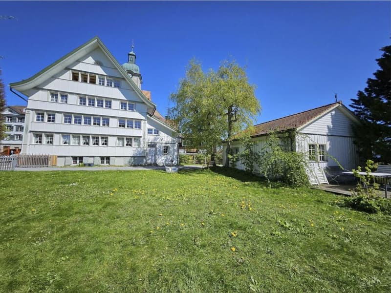 Schmuckes Appenzeller MFH mit Baulandreserve für EFH (1)