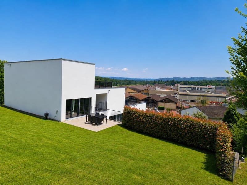Three modern terrace houses with lift and spacious garden (1)