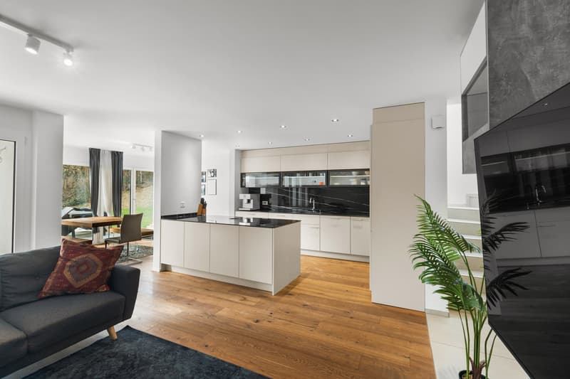 Three modern terrace houses with lift and spacious garden (4)