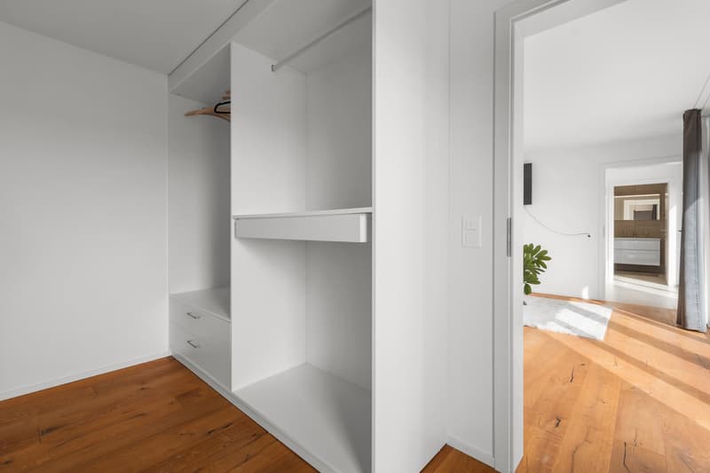 Three modern terrace houses with lift and spacious garden (10)