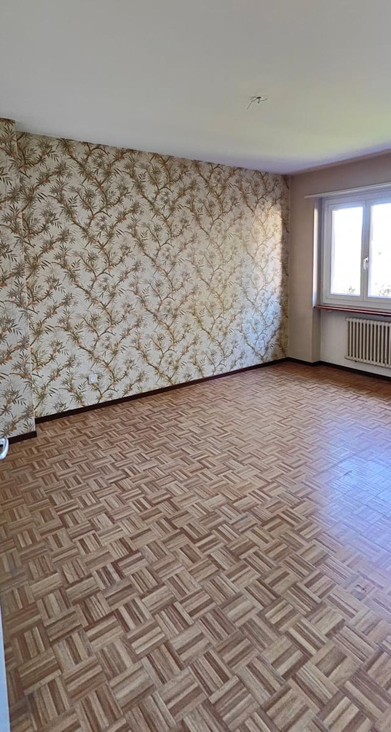 Bright 3.5-room apartment with balcony and panoramic view in Vacallo (5)