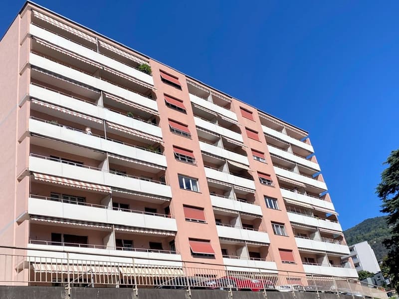 Bright 3.5-room apartment with balcony and panoramic view in Vacallo (2)