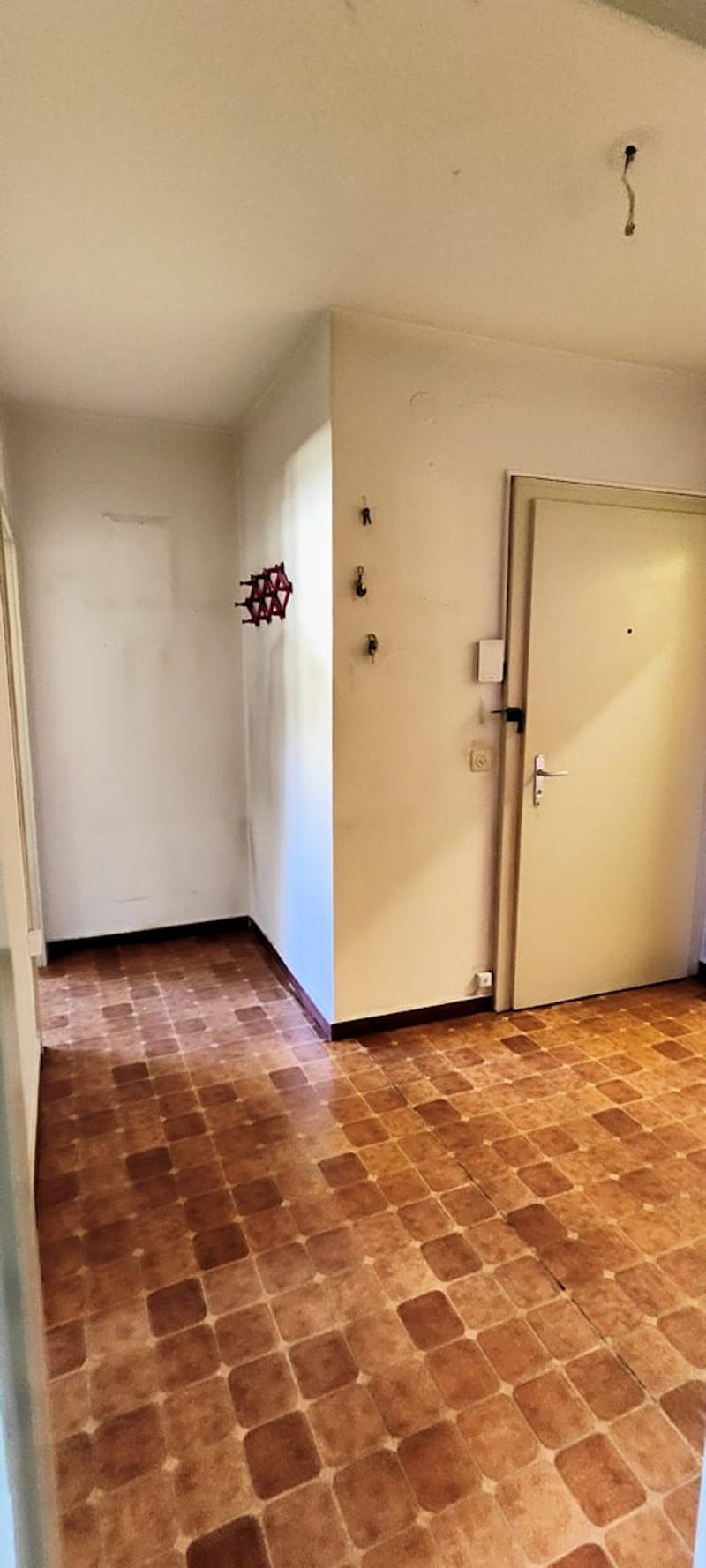 Helles 3.5-Zimmer-Apartment mit Balkon und Panoramablick in Vacallo (3)