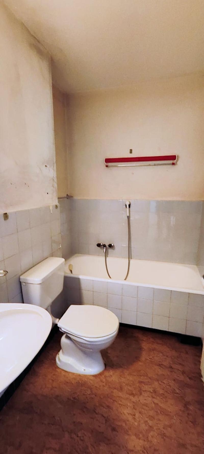 Helles 3.5-Zimmer-Apartment mit Balkon und Panoramablick in Vacallo (8)