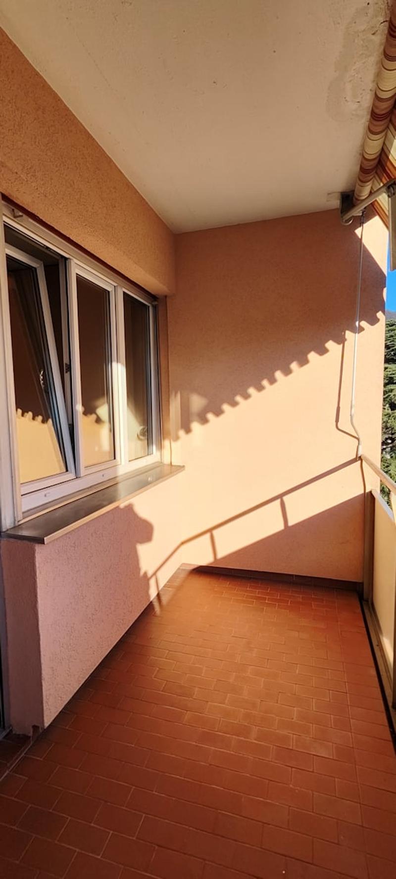 Helles 3.5-Zimmer-Apartment mit Balkon und Panoramablick in Vacallo (9)