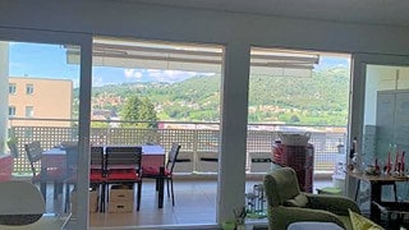 Bright 2.5-room apartment with pool and wellness area (7)