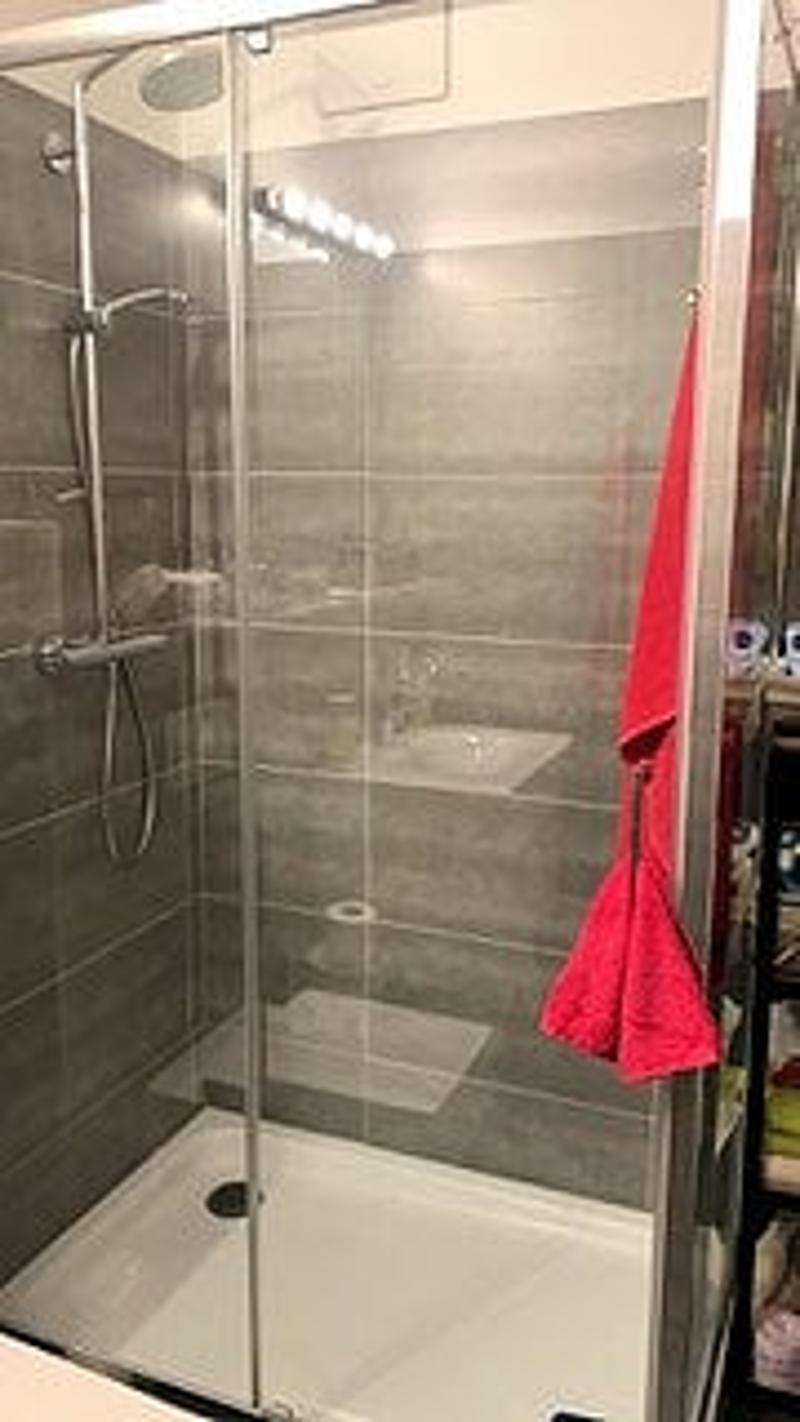 Bright 2.5-room apartment with pool and wellness area (9)