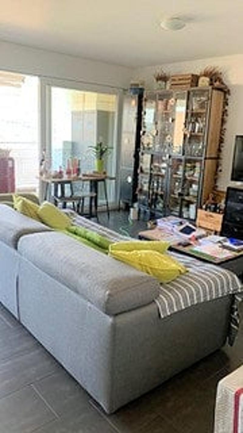 Bright 2.5-room apartment with pool and wellness area (3)
