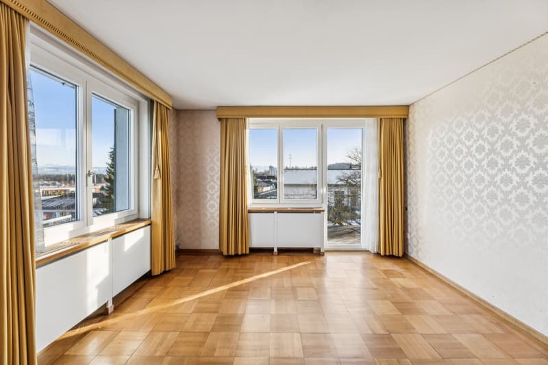 Zimmer mit Ausgang auf den Balkon