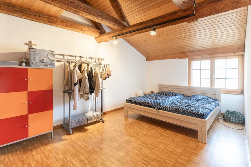 Zimmer in der 3.5 Zimmerwohnung im DG