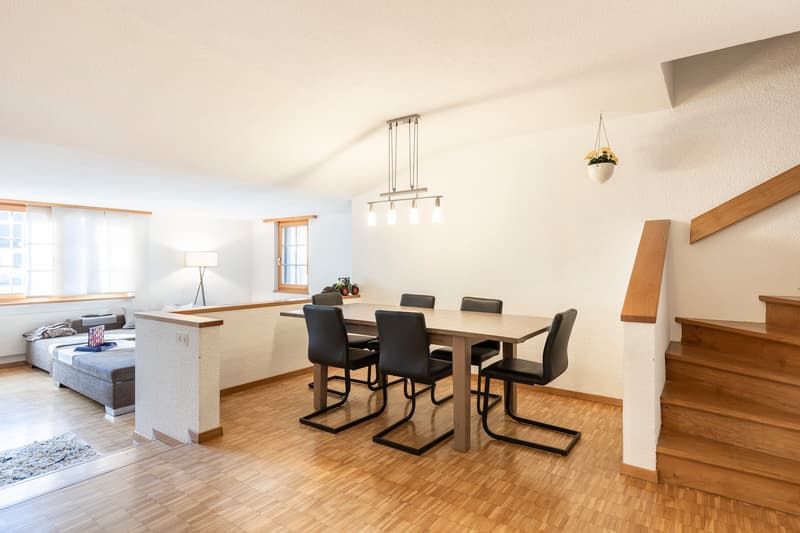 Wohn- und Essbereich in der 4.5 Zimmerwohnung im 1.OG
