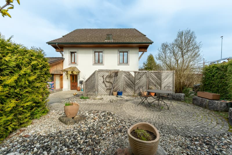 Gemütlicher Gartensitzplatz, Aussenansicht