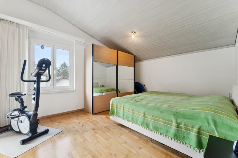 Zimmer mit Dachschräge und dennoch ausreichend Platz