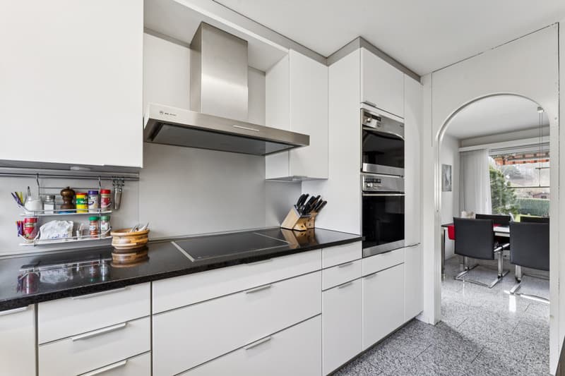 Stilvoll ausgestattete Küche für komfortables Kochen und Zubereiten...