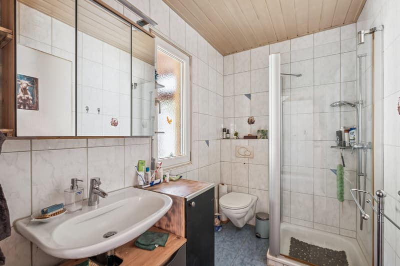 Das Badezimmer im Parterre direkt beim Hauseingang