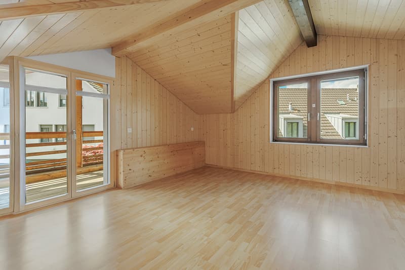 einzigartiges Schlafzimmer mit grosszügigem Balkon