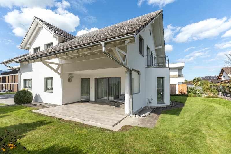 Aussenfläche mit Sitzplatz