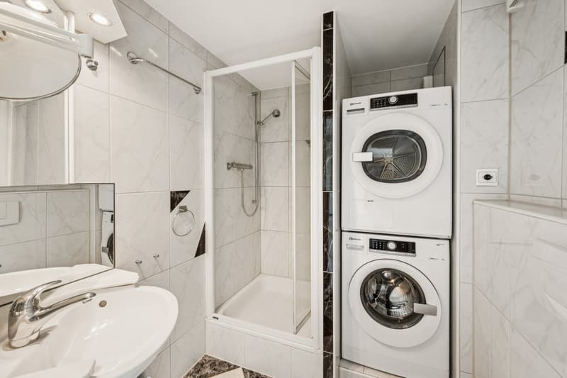 Badezimmer mit Waschturm