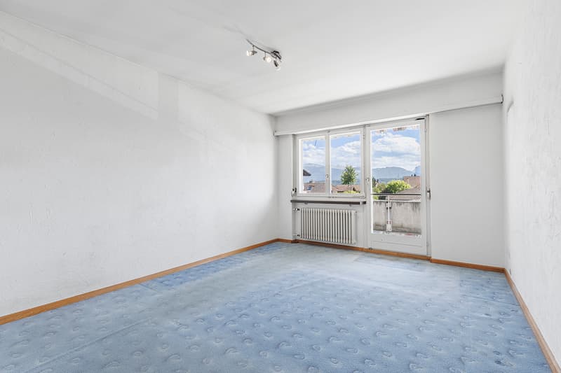 Zimmer mit Balkon und viel Potential