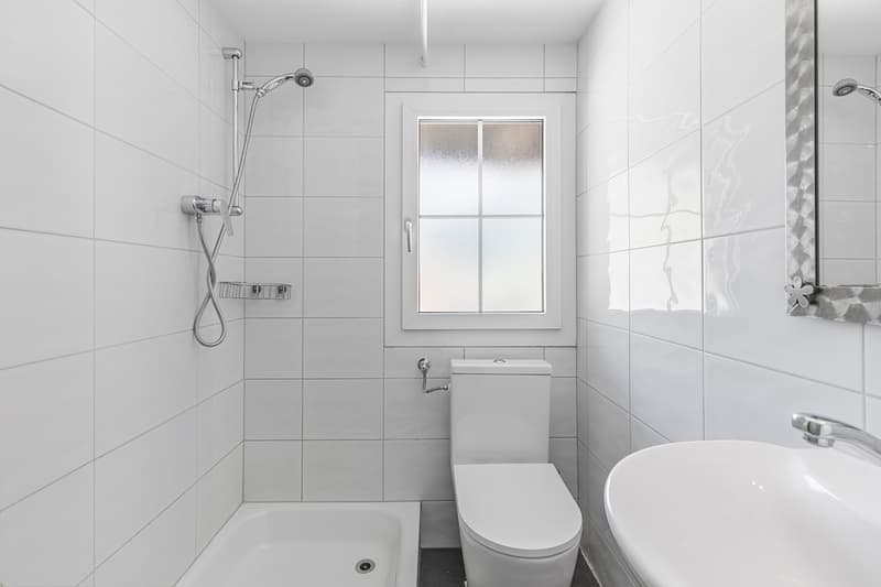 Badezimmer, Wohnung im 2. Obergeschoss