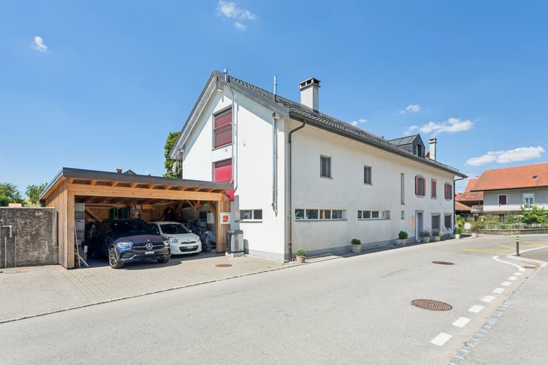 Immeuble et parking