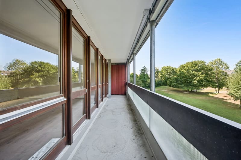 Balkon West mit Reduit und Blick ins Grüne
