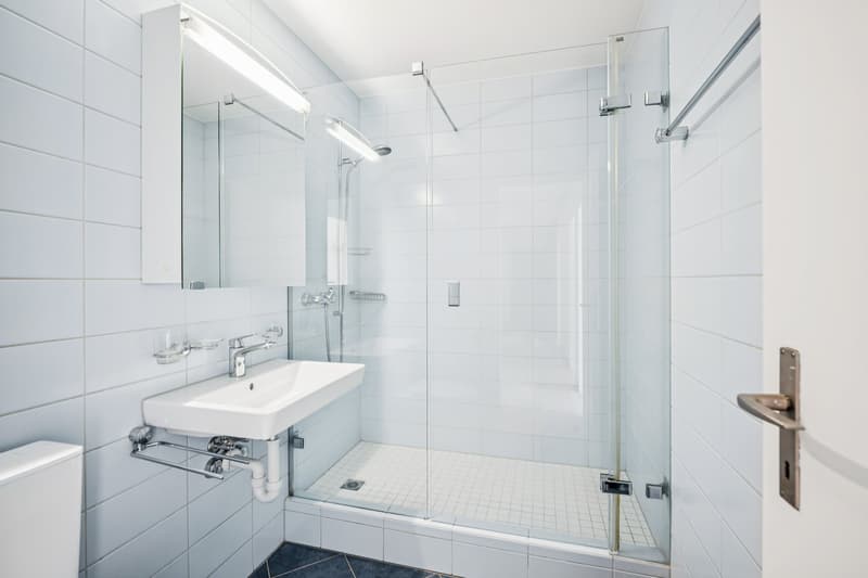 Badezimmer mit Dusche