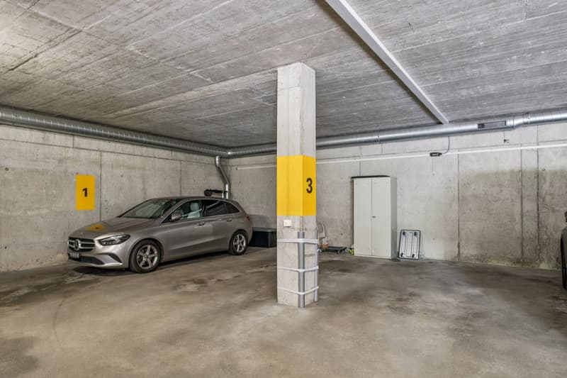 Zwei Einstellplätze direkt nebeneinander - inklusive bereits ausgeführter Basisinstallation für eine Elektroladestation