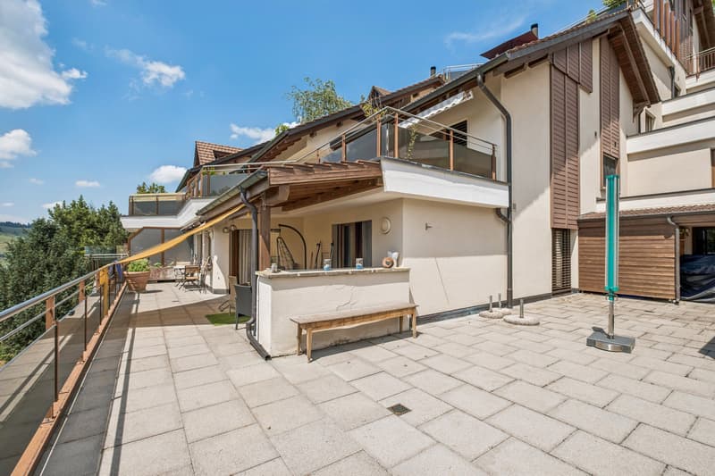 Eine Seltenheit: 85 m² Terrasse für Lounge, Essbereich und persönliche Gestaltungsideen