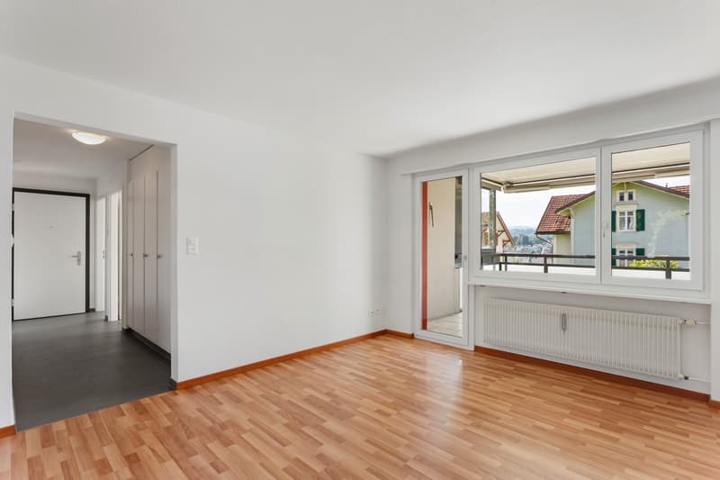 Wohnbereich mit Zugang zum Südbalkon