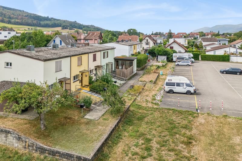 Die Liegenschaft überzeugt mit privatem Gartenbereich und einer angenehmen Quartierlage