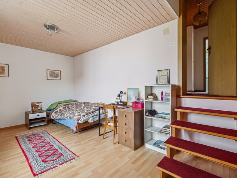 Zusätzliches Zimmer mit direkter Verbindung zum Obergeschoss