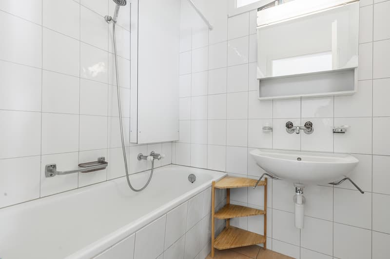Badezimmer |  2.5-Zimmerwohnung 2.OG links