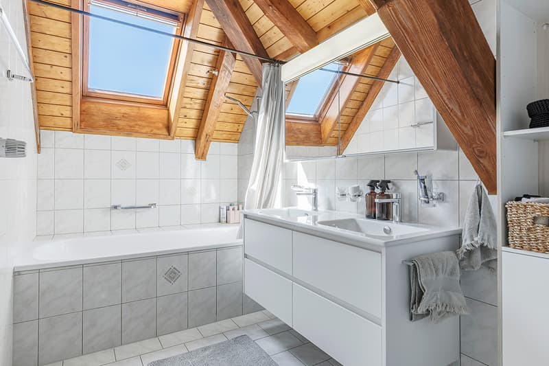 Badezimmer |  3.5-Dachzimmerwohnung