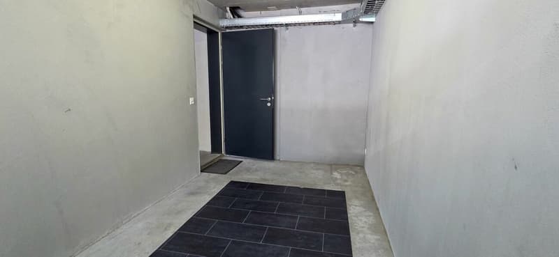 Espace de stockage spacieux pour archives, stockage ou salle de loisirs (2)
